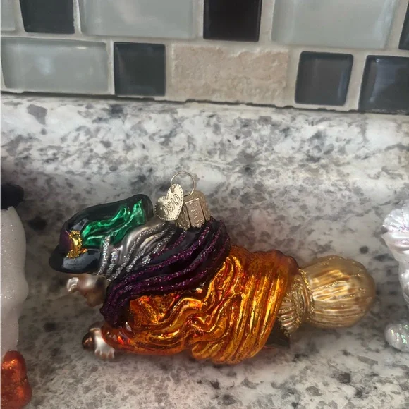 Lot of 30 Halloween ornaments. - Picture 4 of 16